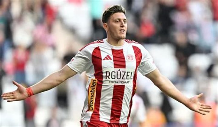 Adolfo Gaich Biography, Age, Height, Wife, Net Worth, Family