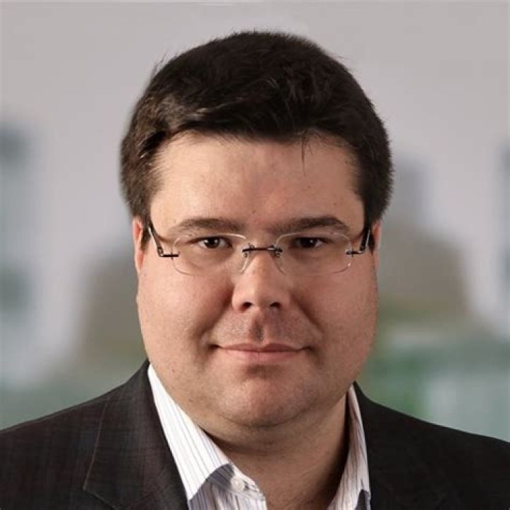 Alex Panas Biography, Age, Height, Wife, Net Worth, Family