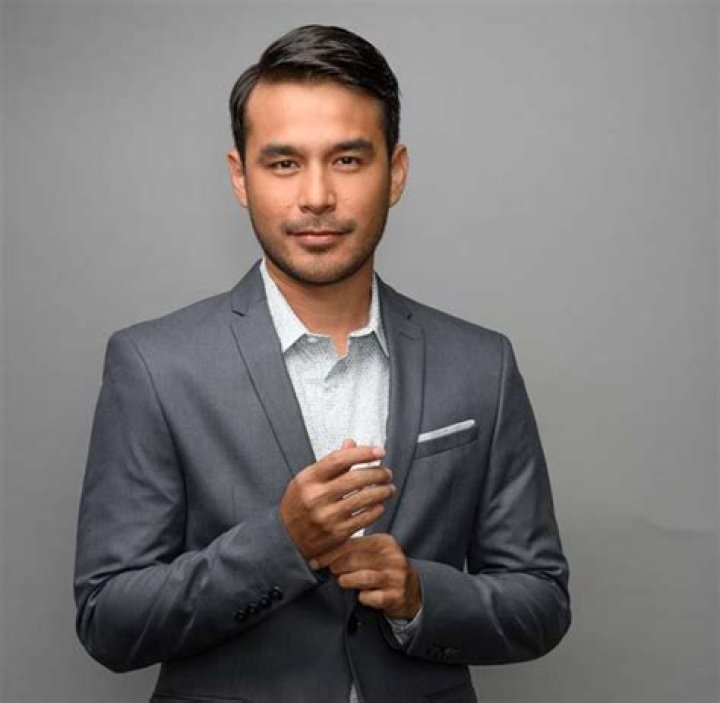 Atom Araullo Biography, Age, Height, Wife, Net Worth, Family