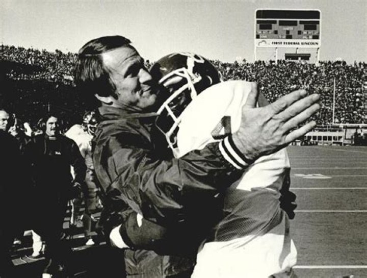 Barry Switzer Biography, Age, Height, Wife, Net Worth, Family