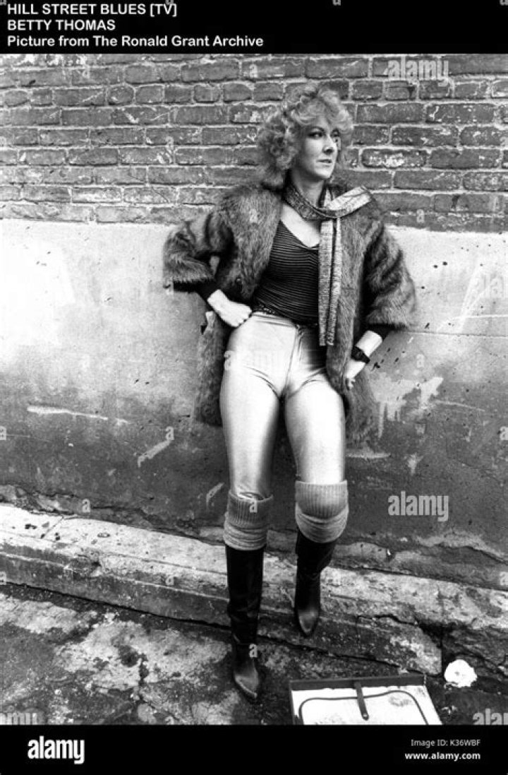 Betty Thomas biografía, edad, altura, esposa, net worth, familia