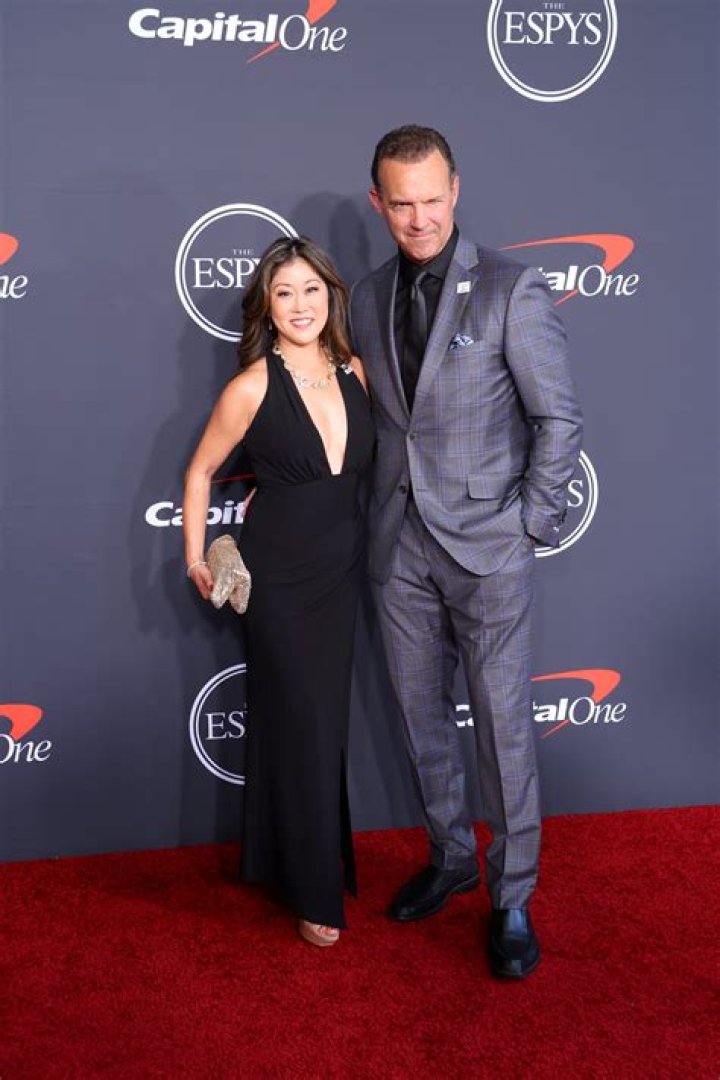 Bret Hedican Biography, Age, Height, Wife, Net Worth, Family