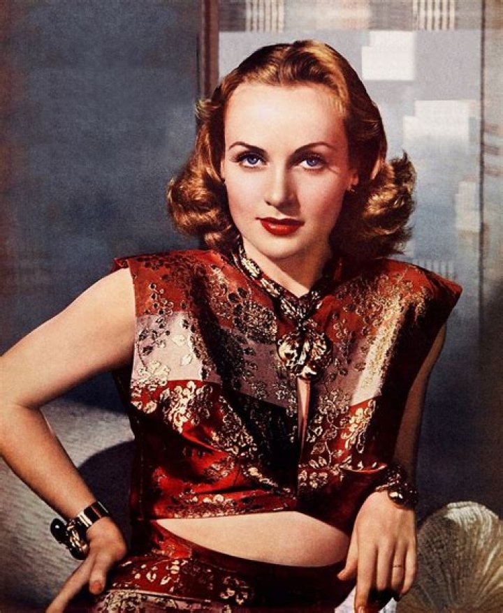 Carole Lombard Biography, Age, Height, Husband, Net Worth, Family