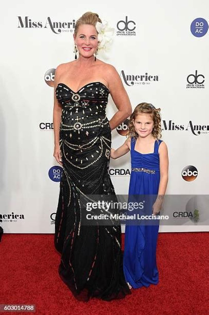 Carolyn Suzanne Sapp Biography, Age, Height, Husband, Net Worth, Family