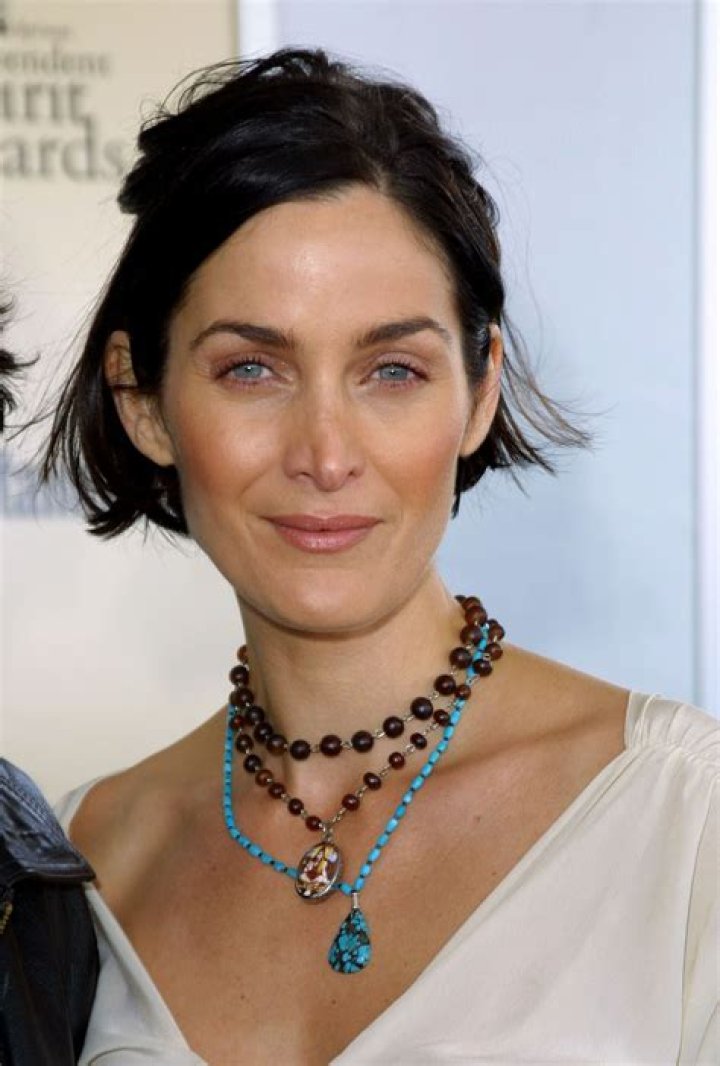 Carrie-Anne Moss Biography, Age, Height, Husband, Net Worth, Family