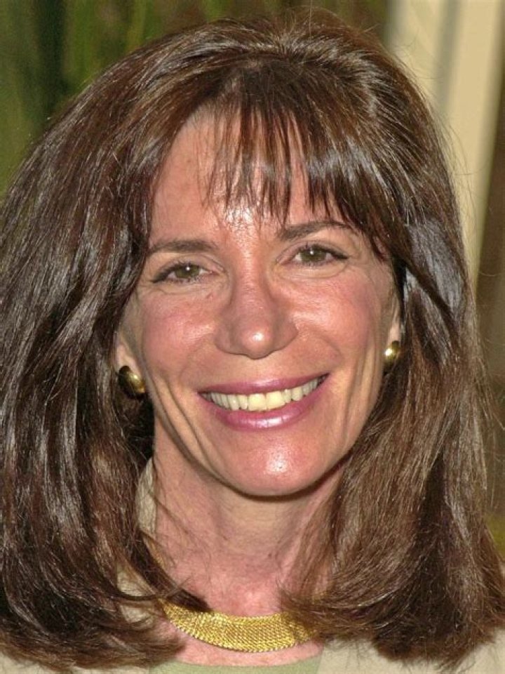 Cathy Guisewite Biography, Age, Height, Husband, Net Worth, Family