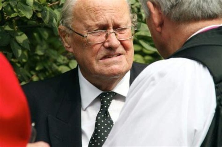 Charles Paget, 8th Marquess of Anglesey Biography, Age, Height, Wife, Net Worth, Family