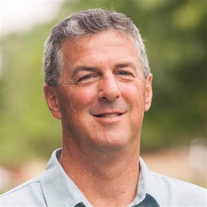 Dale Hale Biography, Age, Height, Husband, Net Worth, Family