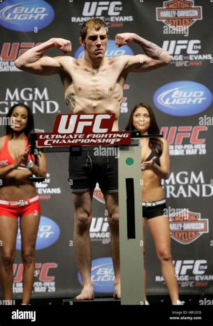 Dan Lauzon Biography, Age, Height, Wife, Net Worth, Family