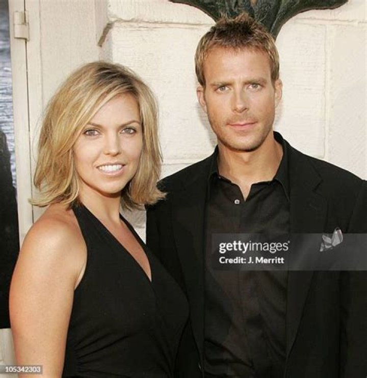 Daniel Travis Biography, Age, Height, Wife, Net Worth, Family