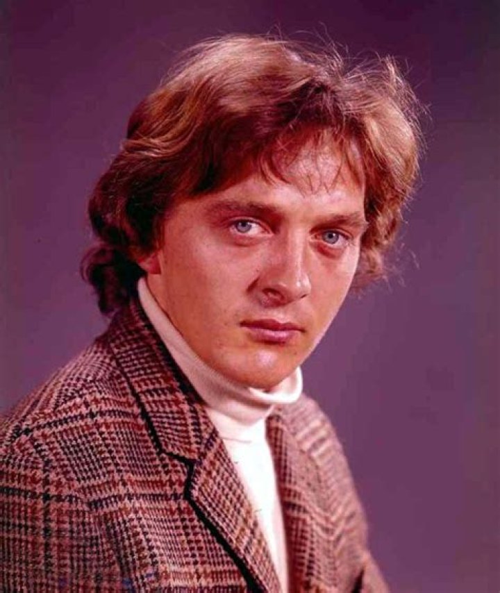 David Hemmings biografía, edad, altura, esposo, net worth, familia