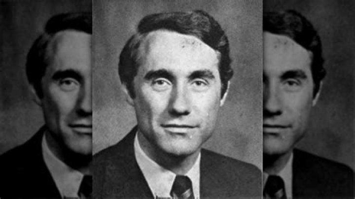 Edward Mezvinsky Biography, Age, Height, Wife, Net Worth and Family