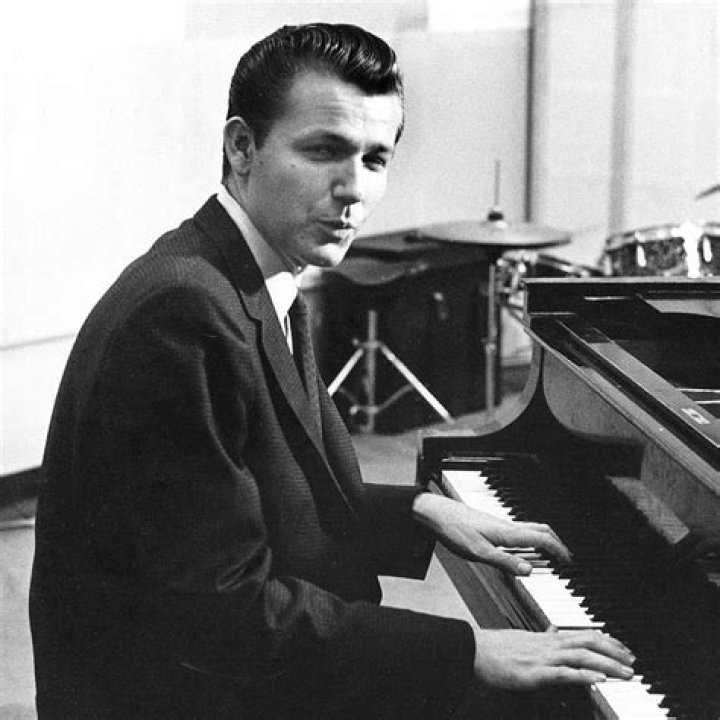 Floyd Cramer Biography, Age, Height, Wife, Net Worth, Family