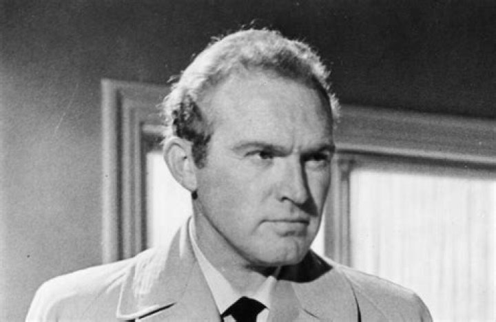 Gene Evans Biography, Age, Height, Wife, Net Worth, Family