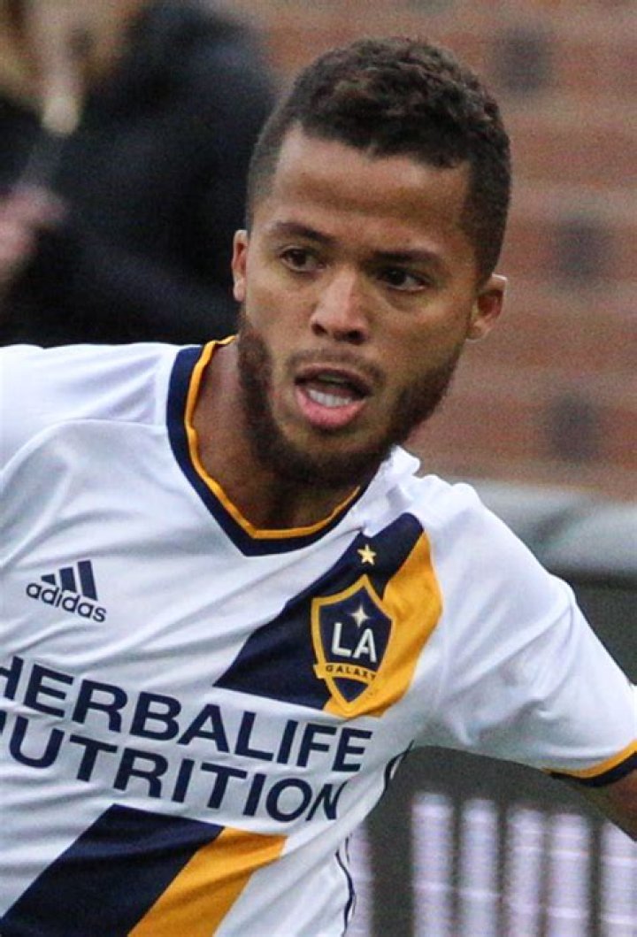 Giovani dos Santos Biography, Age, Height, Wife, Net Worth, Family