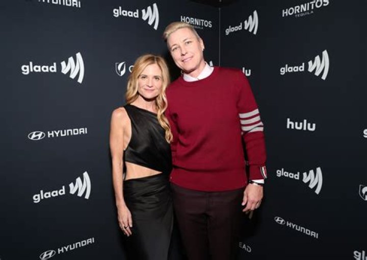 Glennon Doyle Biography, Age, Height, Husband, Net Worth, Family