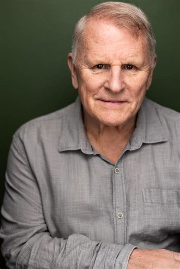 Gordon Clapp biografía, edad, altura, esposo, net worth, familia