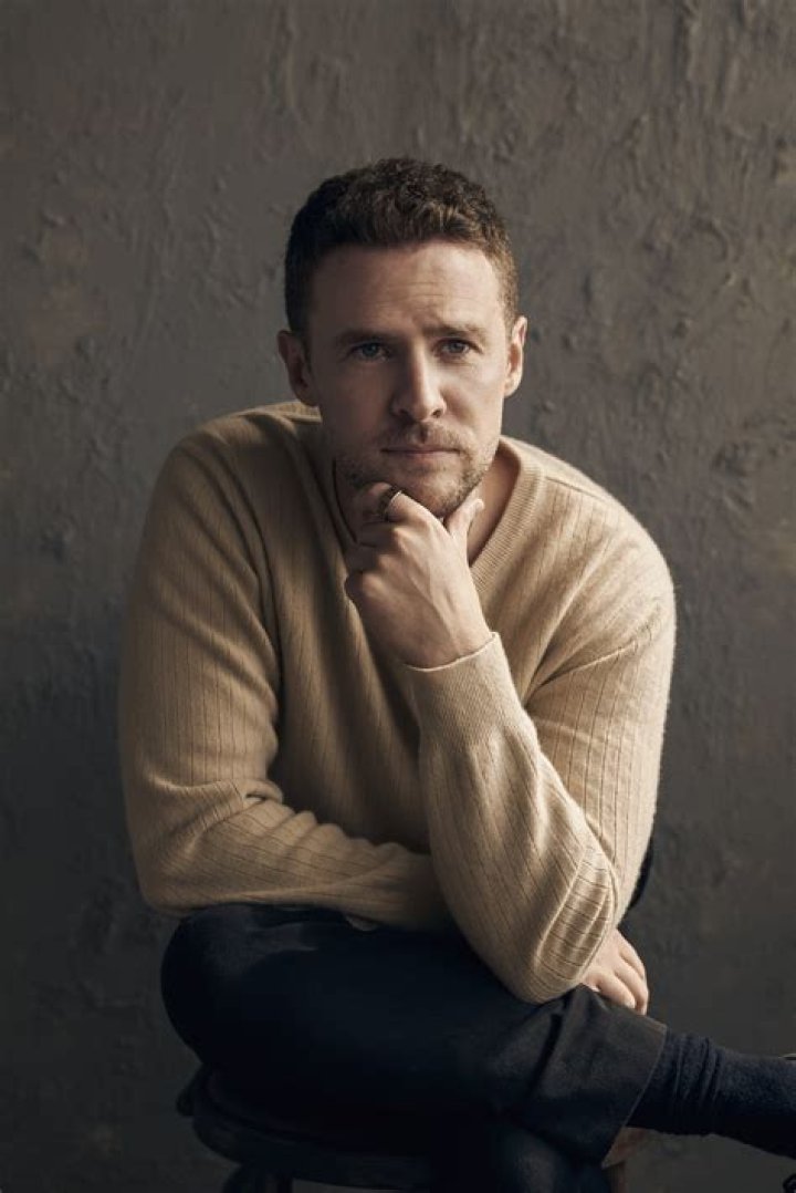 Iain De Caestecker Biography, Age, Height, Wife, Net Worth, Family