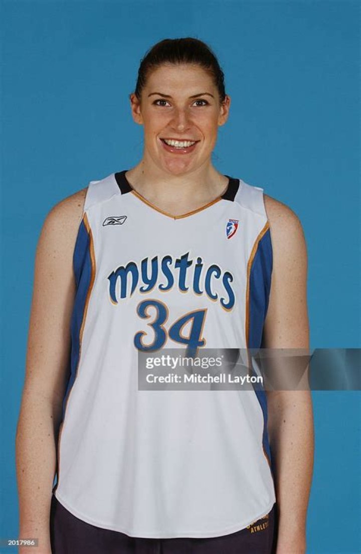 Jenny Mowe Biography, Age, Height, Husband, Net Worth, Family