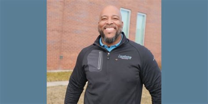 Keith Wallace Biography, Age, Height, Husband, Net Worth, Family