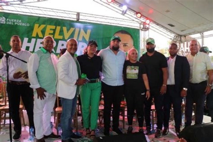 Kelvin Herrera Biography, Age, Height, Wife, Net Worth, Family