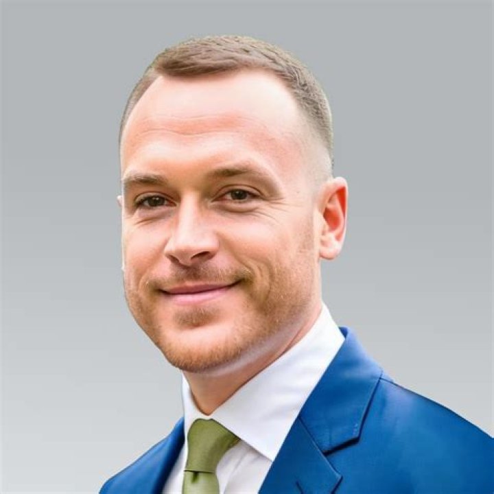 Kevin Lenik Biography, Age, Height, Wife, Net Worth, Family