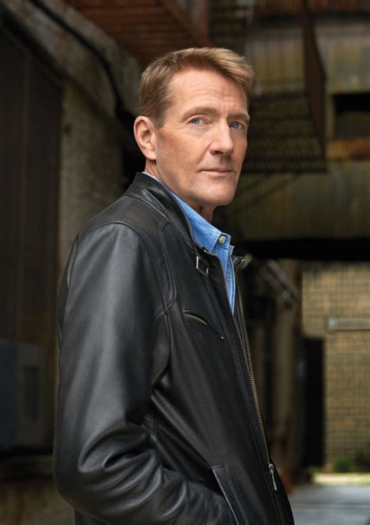 Lee Child Biography, Age, Height, Wife, Net Worth, Family