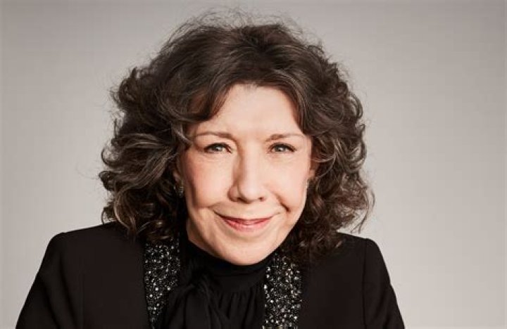 Lily Tomlin Biography, Age, Height, Husband, Net Worth, Family