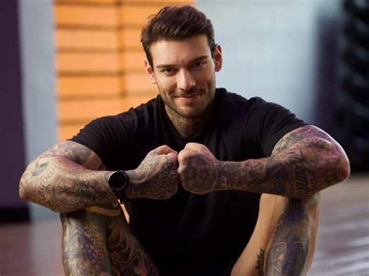 Lucas Lucco biografía, edad, altura, esposo, net worth, familia