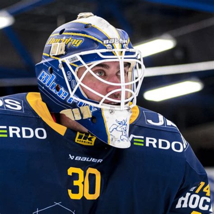 Mac Carruth Biography, Age, Height, Wife, Net Worth, Family