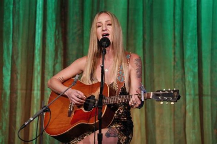 Margo Price biografía, edad, altura, esposa, net worth, familia