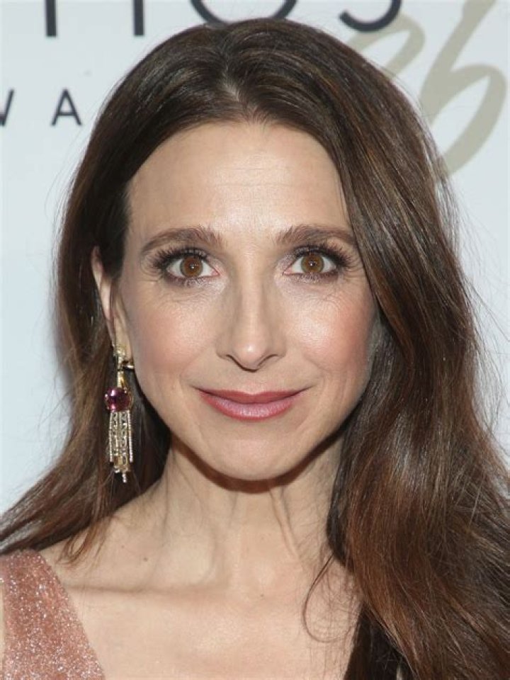 Marin Hinkle Biography, Age, Height, Husband, Net Worth, Family