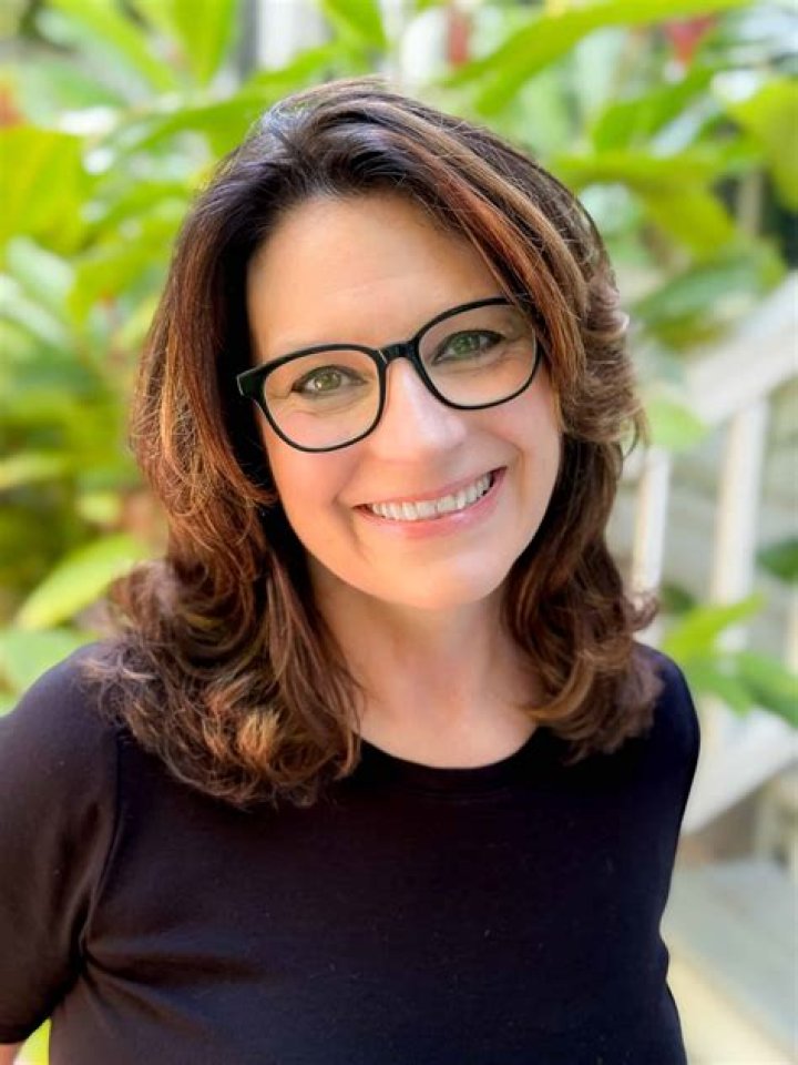 Meg Cabot Biography, Age, Height, Husband, Net Worth, Family