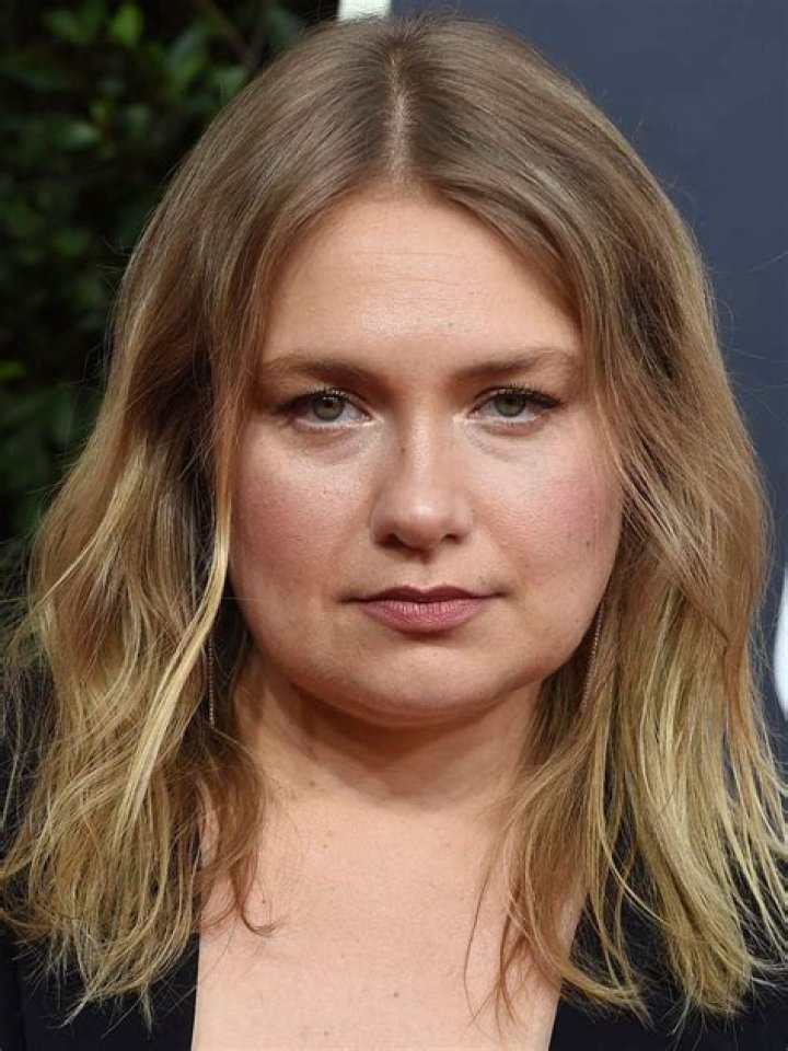 Merritt Wever Biography, Age, Height, Husband, Net Worth, Family
