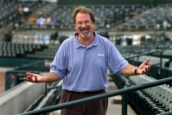Mike Veeck Biography, Age, Height, Wife, Net Worth, Family