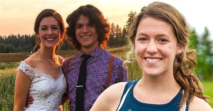 Molly Roloff Biography, Age, Height, Husband, Net Worth, Family