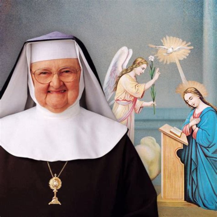 Mother Angelica Biography, Age, Height, Husband, Net Worth, Family