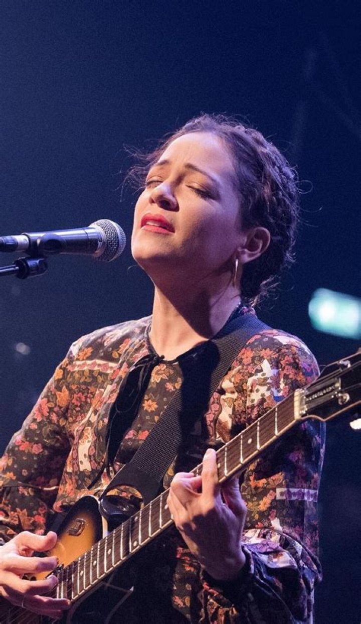 Natalia Lafourcade biografía, edad, altura, esposa, net worth, familia