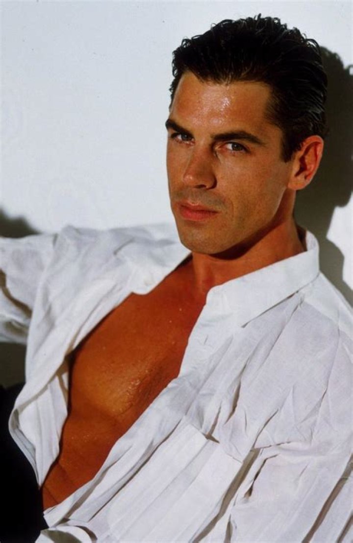 Peter Mochrie Biography, Age, Height, Wife, Net Worth, Family