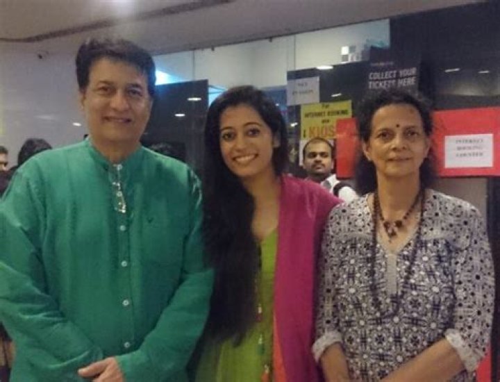 Ravindra Mahajani Biography, Age, Height, Wife, Net Worth, Family