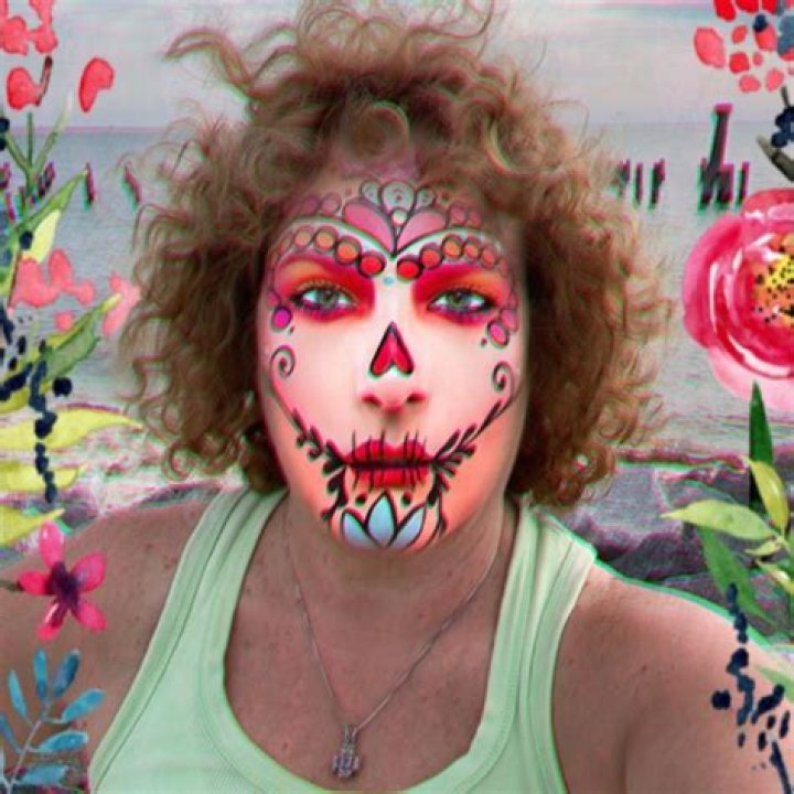 Roxie Joynes Biography, Age, Height, Husband, Net Worth, Family