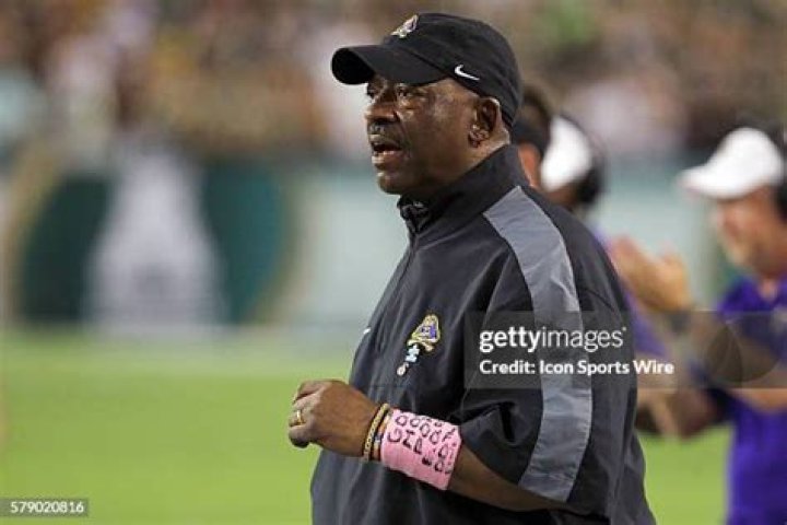 Ruffin McNeill Biography, Age, Height, Wife, Net Worth, Family