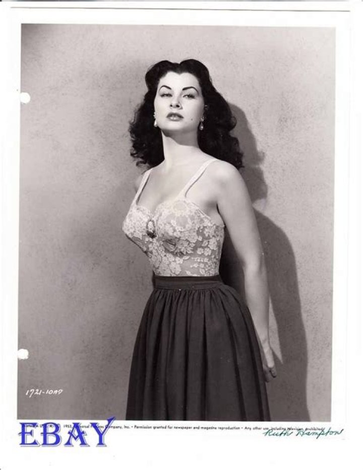 Ruth Hampton Biography, Age, Height, Husband, Net Worth, Family