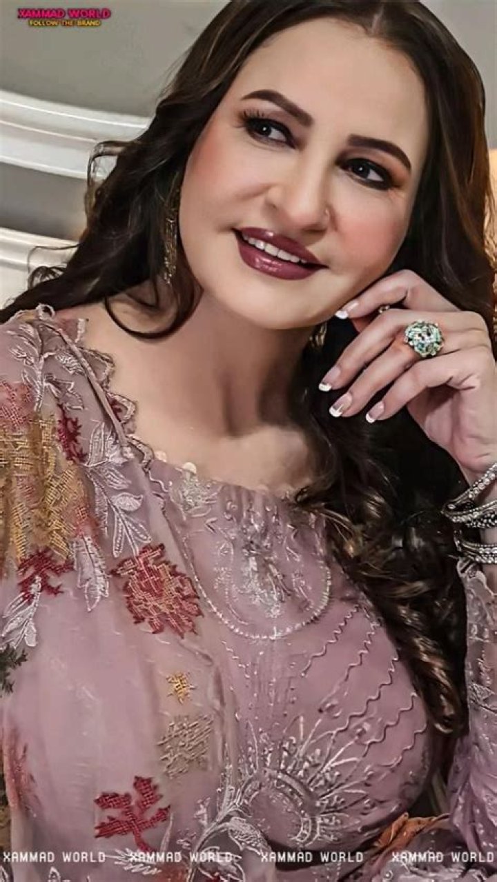 Saba Faisal Biography, Age, Height, Husband, Net Worth, Family