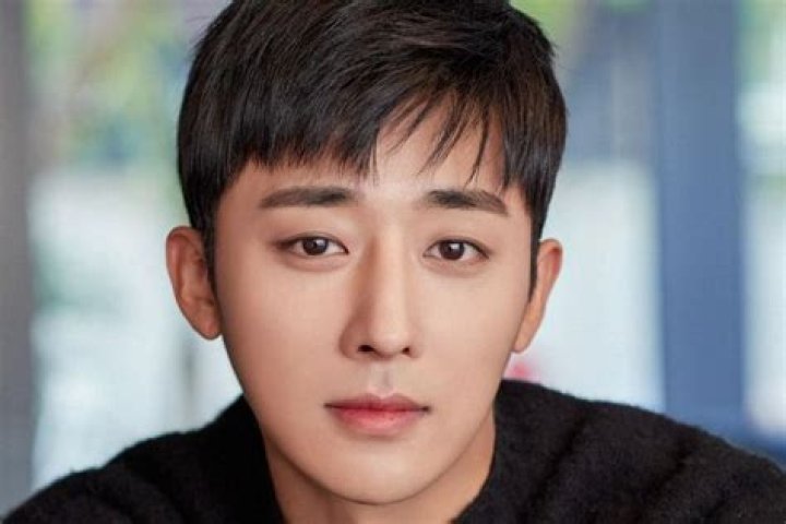 Son Ho-jun Biography, Age, Height, Wife, Net Worth, Family