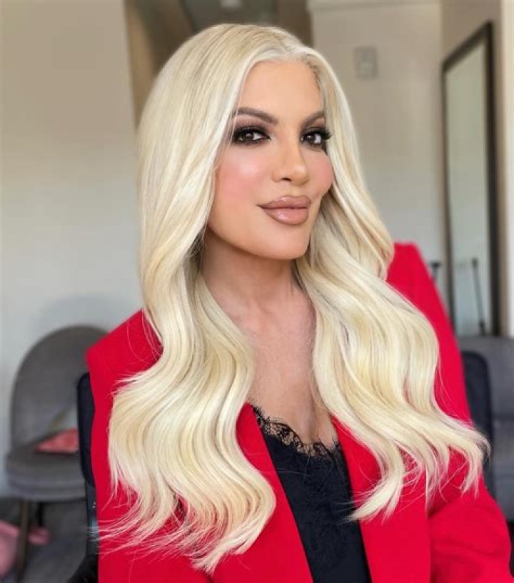 Tori Spelling Biography, Age, Height, Husband, Net Worth, Family