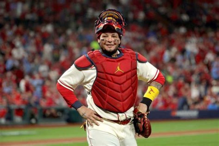 Yadier Molina Biography, Age, Height, Wife, Net Worth, Family